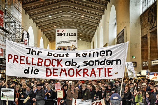 Start of construction for the Stuttgart 21 railway project: buffer stop 049 is symbolically lifted off the track while opponents of the railway project demonstrate at Stuttgart Central Station. Mismanagement and suspicions of corruption plague the railway project. Stuttgart