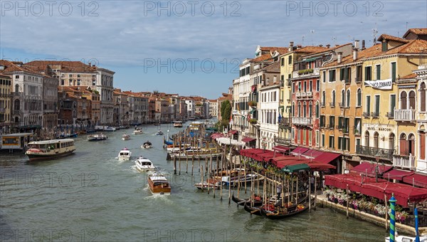 Riva del Vin and Grand Canal