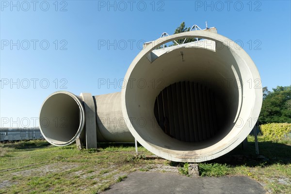 Broken wind tunnel