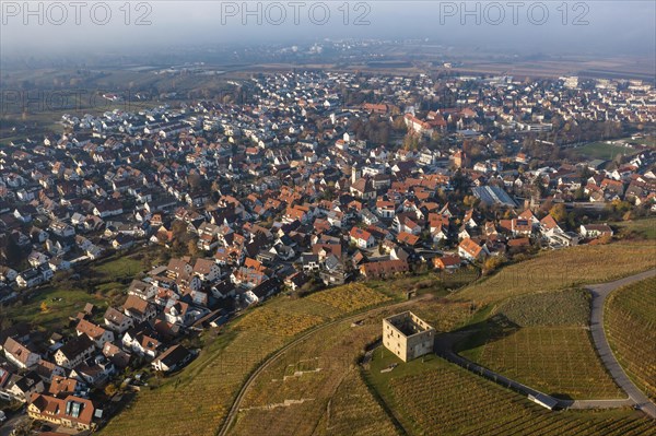 Bird's eye view of Stetten with the Yburg