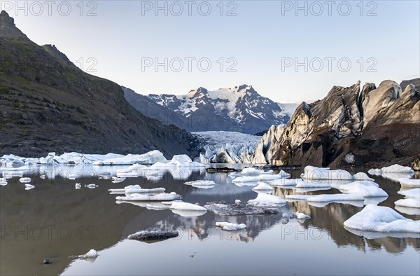 Svinafellsjoekull glacier