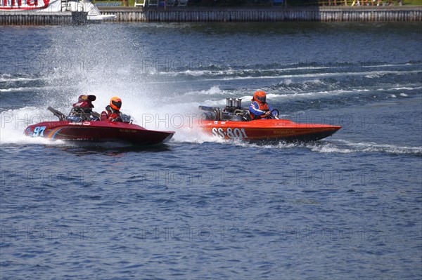 Hydroplane racing on the Saint Lawrence River