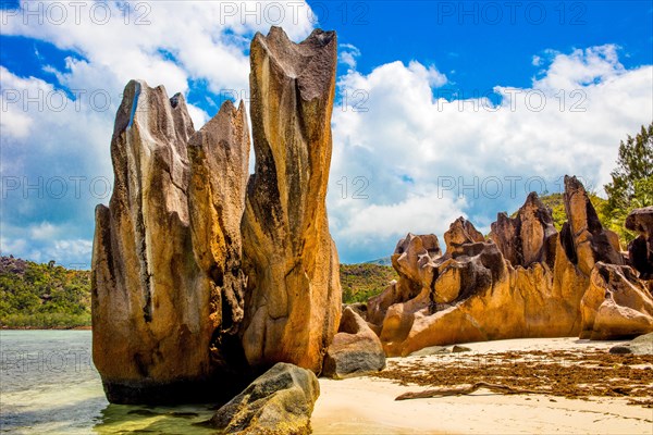 Granite rock landscapes at the side of Baie Laraie beach