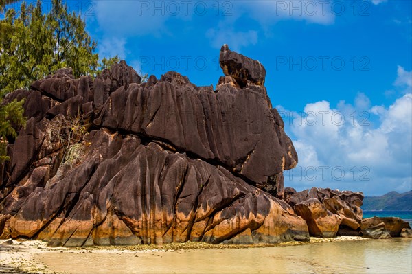 Granite rock landscapes at the side of Baie Laraie beach