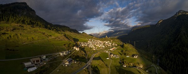View towards Ardez to the castle