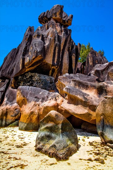 Granite rock landscapes at the side of Baie Laraie beach