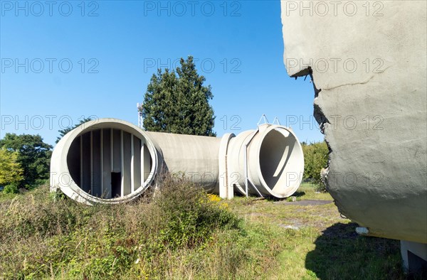 Broken wind tunnel