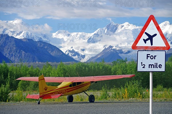 Traffic sign warning of aircraft