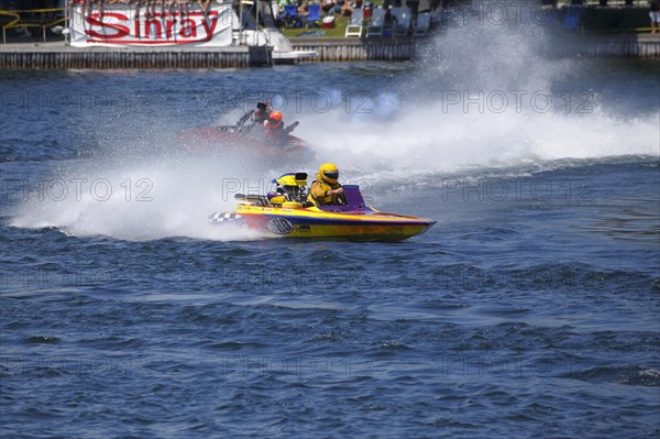 Hydroplane racing on the Saint Lawrence River