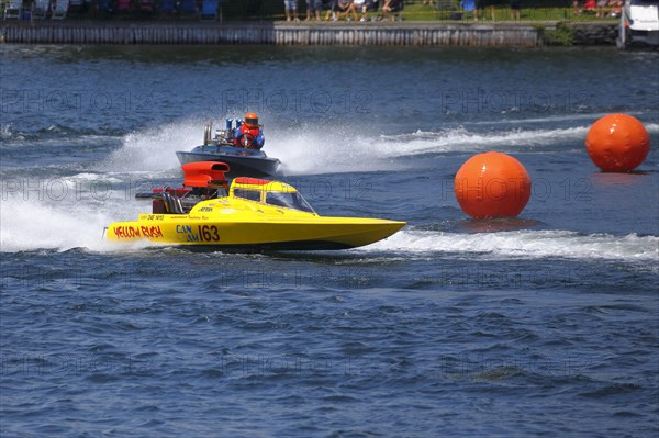 Hydroplane racing on the Saint Lawrence River