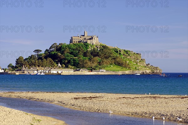 Castle and fortification on an island