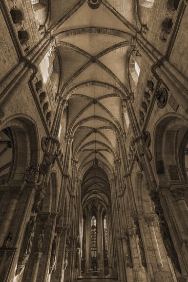 Nave with vault and east choir of St. Sebald