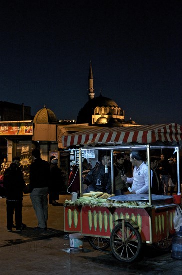 Corn cart at night in front of Hagia Sophia