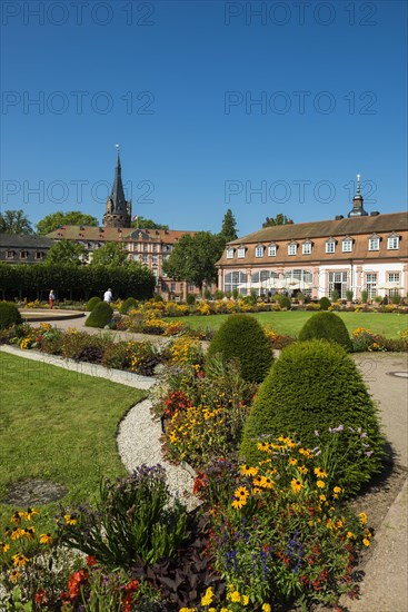 Pleasure garden with castle and orangery