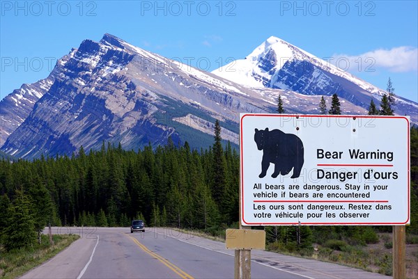 Sign warning of bears