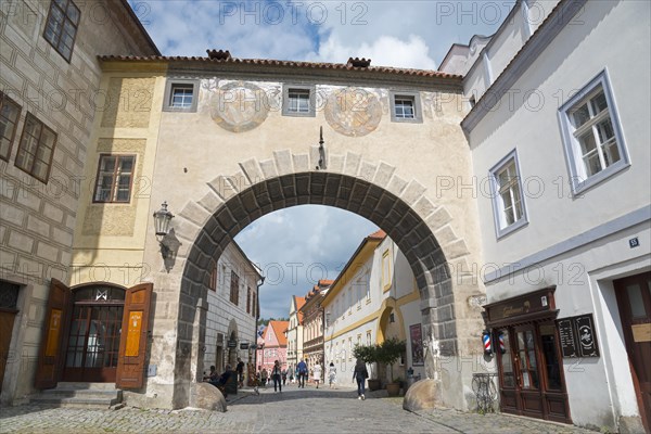 Connecting passage in Latran Street