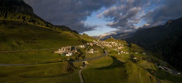View towards Ardez to the castle