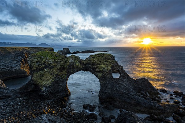 Gatklettur at sunrise