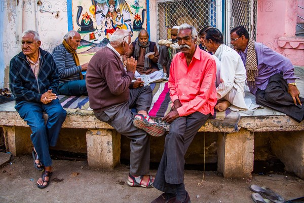 Men playing cards in the old town of Bundi