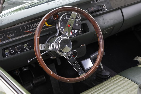 Steering wheel in a vintage car