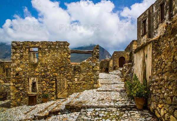 Abandoned 16th century Kato Moni Preveli