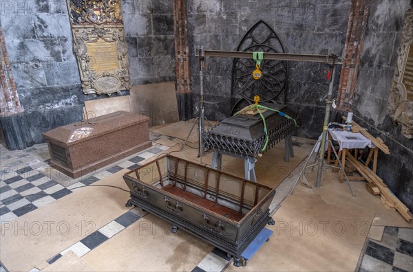 Restoration of the sarcophagi of the Ducal Family of Mecklenburg in the Cathedral of St. Mary and St. John