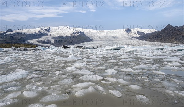 Fjallsarlon ice lagoon