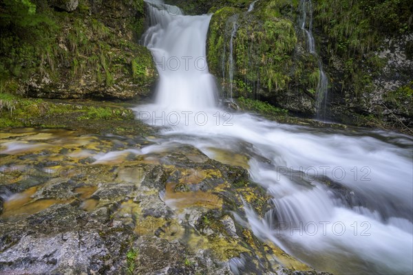 Small waterfalls below Cascata Goriuda