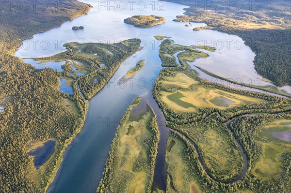 Tarraaetno river delta and Lake Saggat