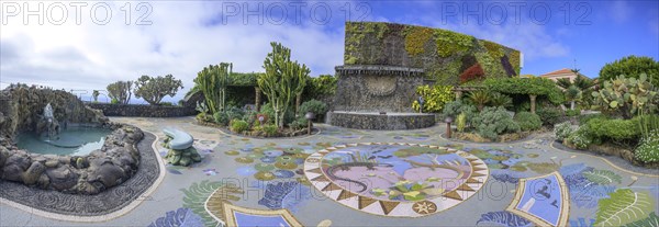 Plaza de la Glorieta designed by Luis Morera