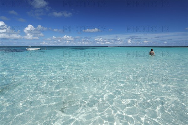 Crystal clear water on Pineapple Beach