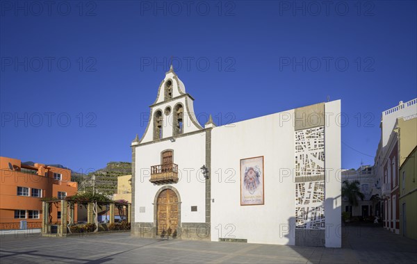 Church in the Plaza de Espana