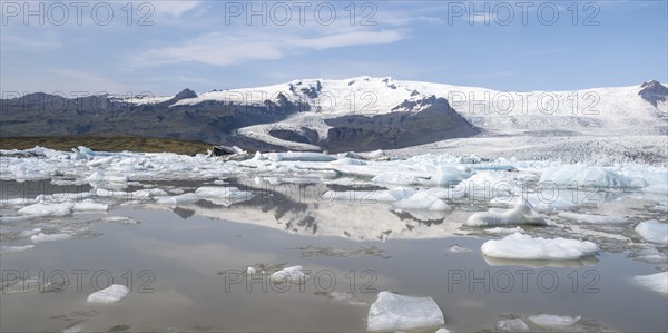 Fjallsarlon ice lagoon