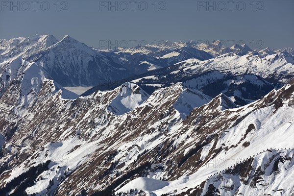 View across the Augstmatthorn to the Niesen