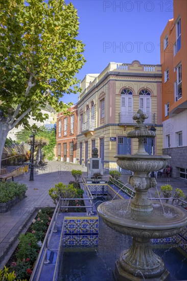 Fountain in the Plaza de la Vica