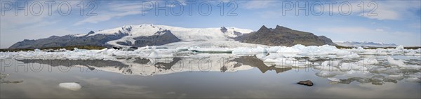 Fjallsarlon ice lagoon