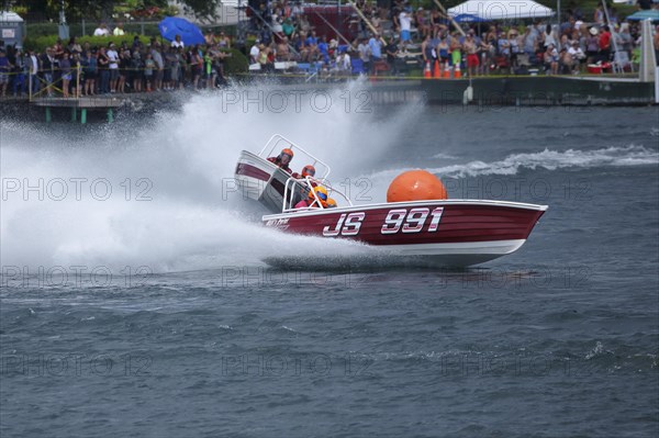 Boat racing on the Saint Lawrence River