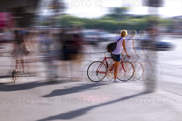 Image editing of cyclists in Berlin traffic