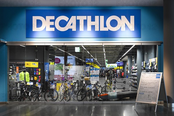 Decathlon shop window