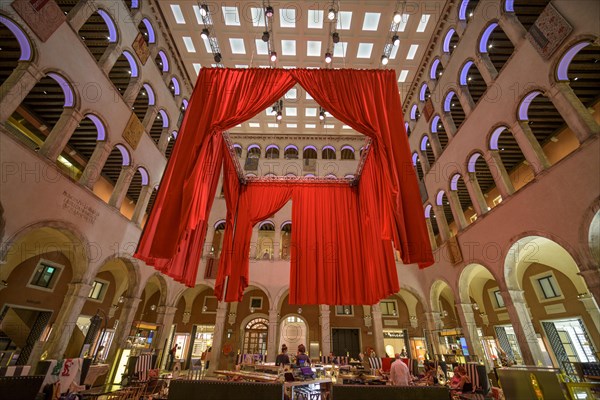 Interior view Fondaco dei Tedeschi