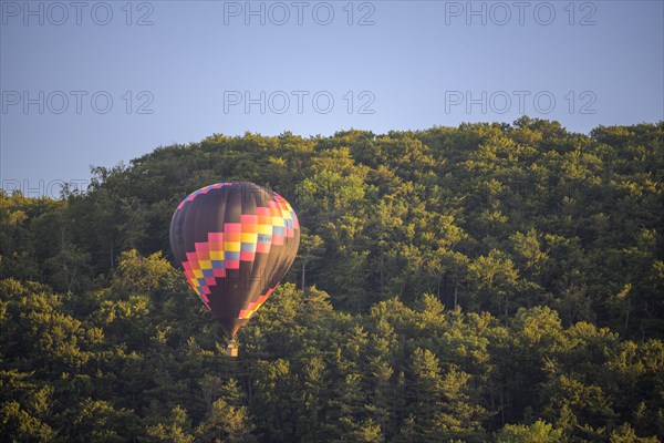 Hot air balloon in the landing phase