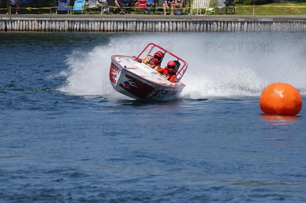 Boat racing on the Saint Lawrence River