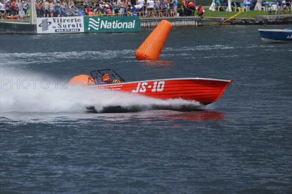 Boat racing on the Saint Lawrence River