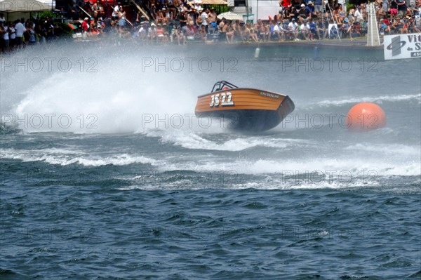 Boat racing on the Saint Lawrence River