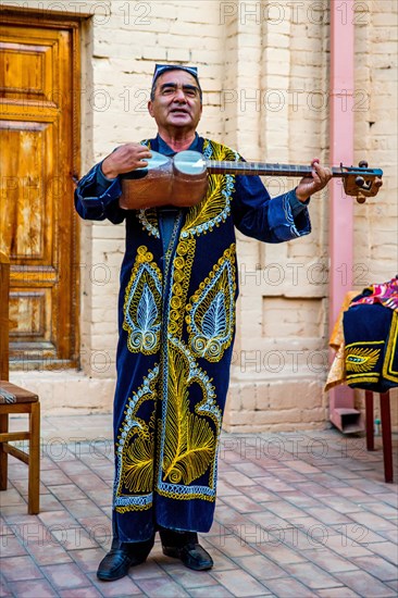 Folklore performance in a caravanserai