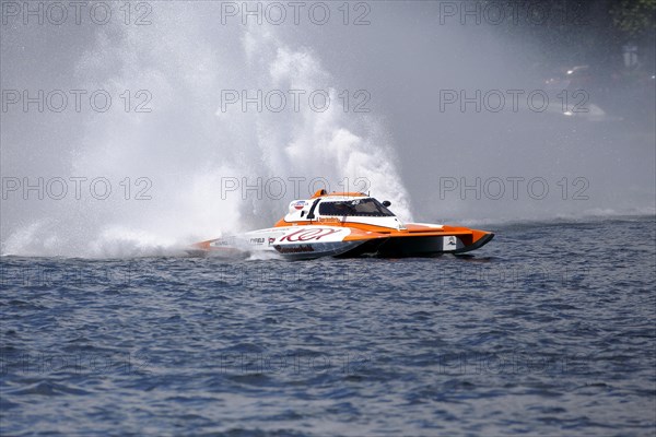 Hydroplane racing on the Saint Lawrence River