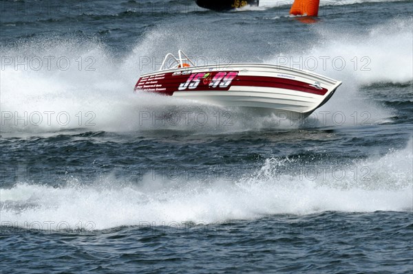 Boat racing on the Saint Lawrence River