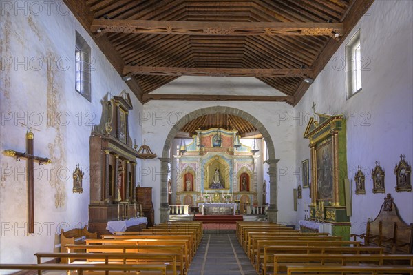 Interior view Paroquia San Pedro Apostol