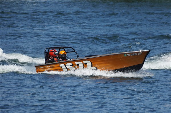 Boat racing on the Saint Lawrence River