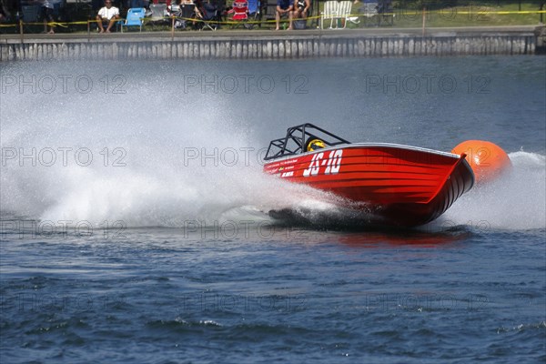 Boat racing on the Saint Lawrence River